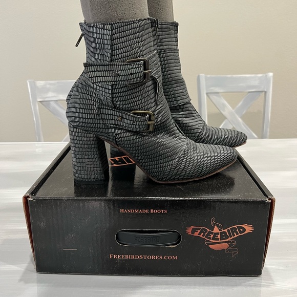 Freebird By Steven Blue Snake Skin Joey Bootie - Picture 3 of 6